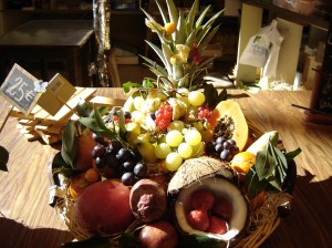 Troyes - Las Halles - market fruit basket