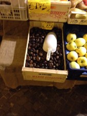 Orvieto - market with chestnuts