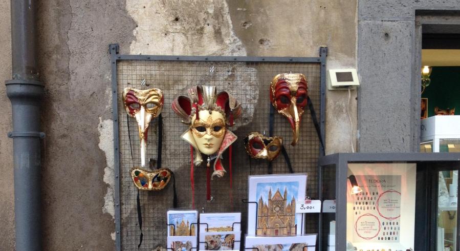 Orvieto - Masks and postcards
